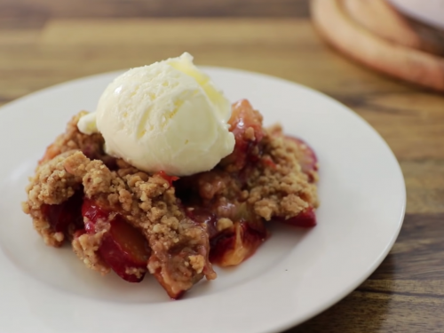 plum-crisp-with-oat-and-almond-meal-topping-recipe