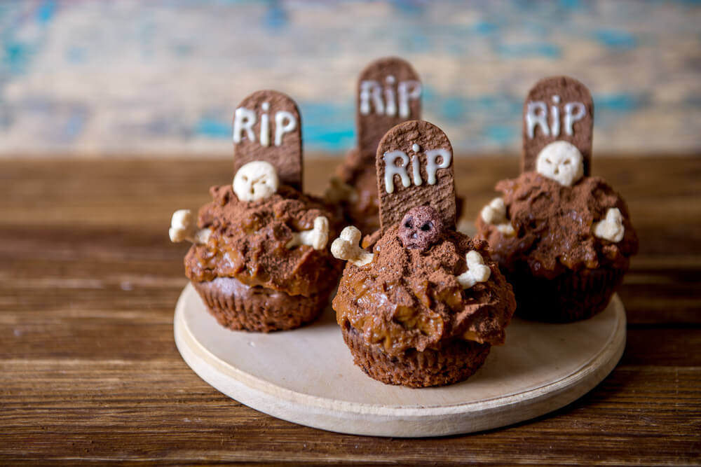 tombstone halloween cupcakes