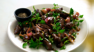 vietnamese-shaking-beef-bo-luc-lac-recipe