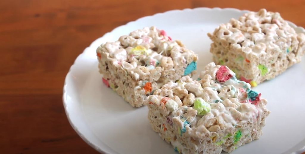 3-Ingredient Lucky Charms Bark Recipe