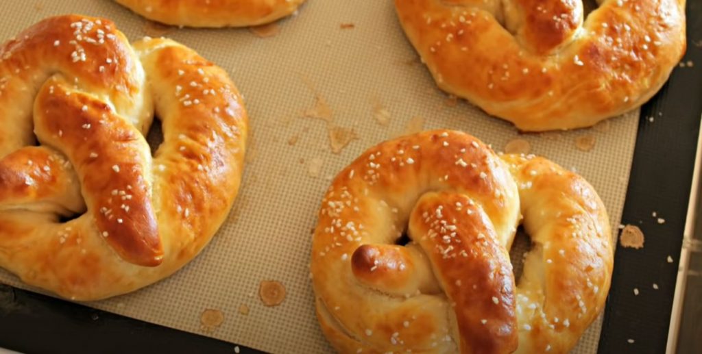 30-Minute Homemade Pretzels Recipe