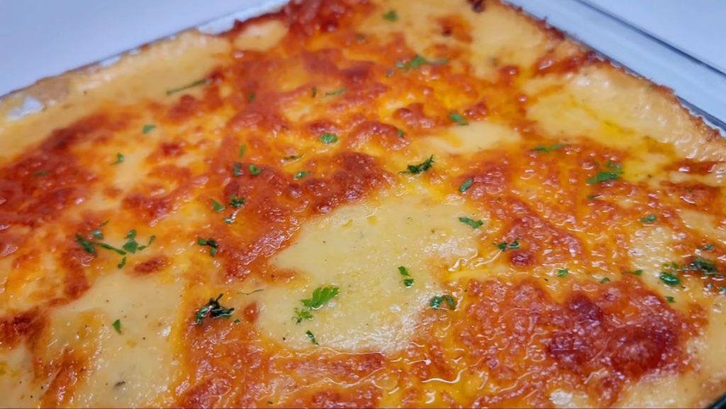 Easy-Cheesy-Scalloped-Potatoes-Recipe