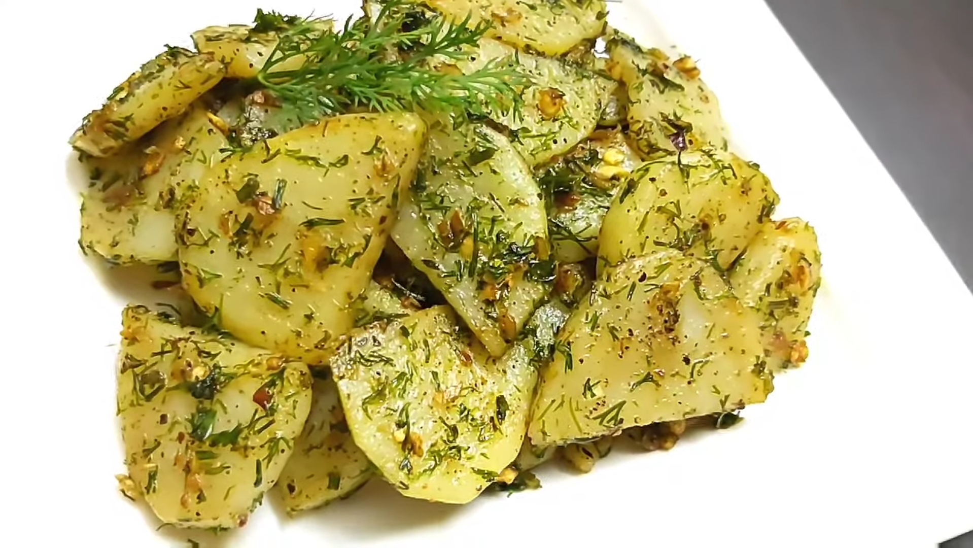 New potatoes with garlic and dill  K33 Kitchen - Delicious plant-based  vegan recipes