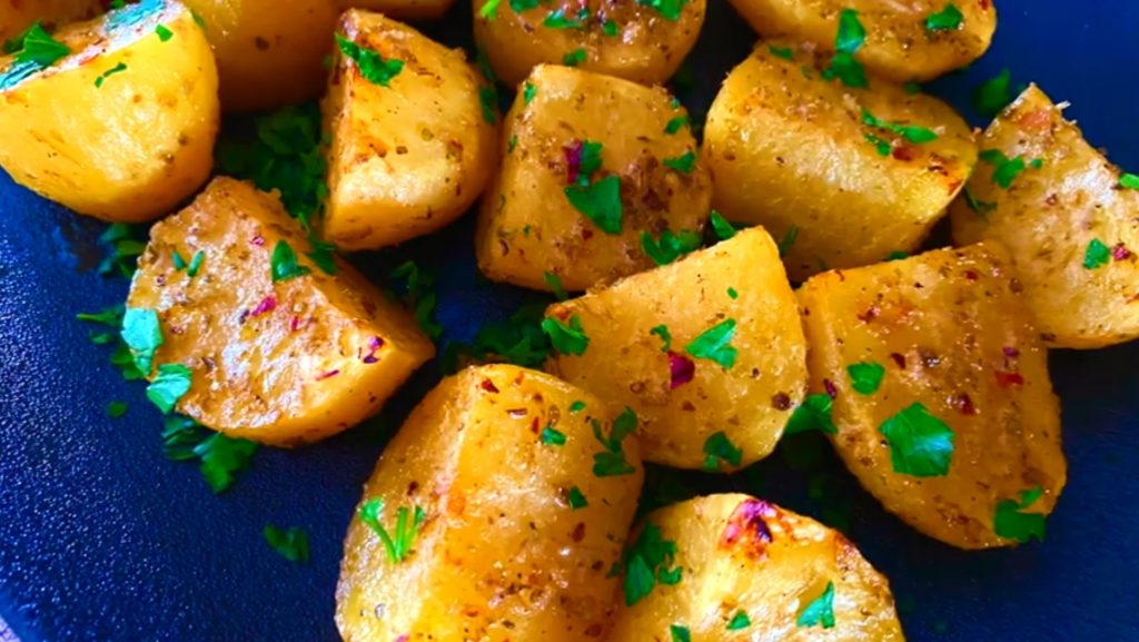 Greek-Style-Lemon-Roasted-Potatoes