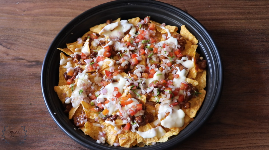 cheesy-loaded-nachos-with-turkey-and-beans-recipe