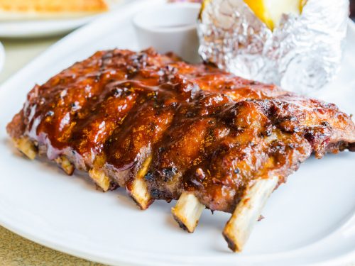 Copycat Texas Roadhouse Ribs Recipe, full slab barbecue ribs dinner recipe