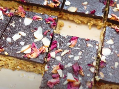 Dark Chocolate Apricot Granola Bars Recipe