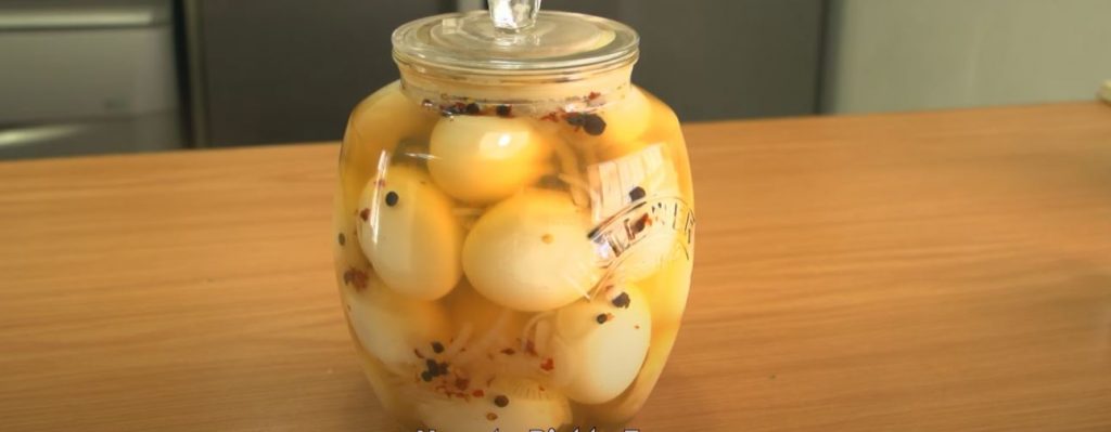 Easy Homemade Pickled Eggs Recipe
