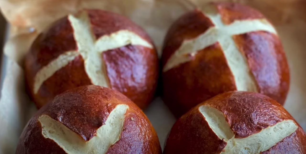 Easy Soft Pretzel Rolls Recipe