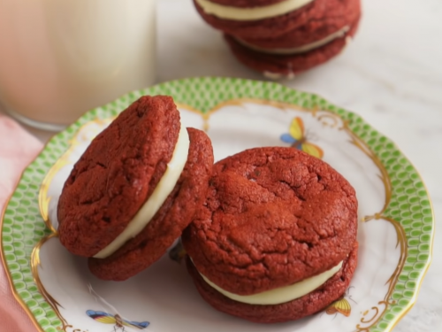 easy-red-velvet-sandwich-cookies-recipe