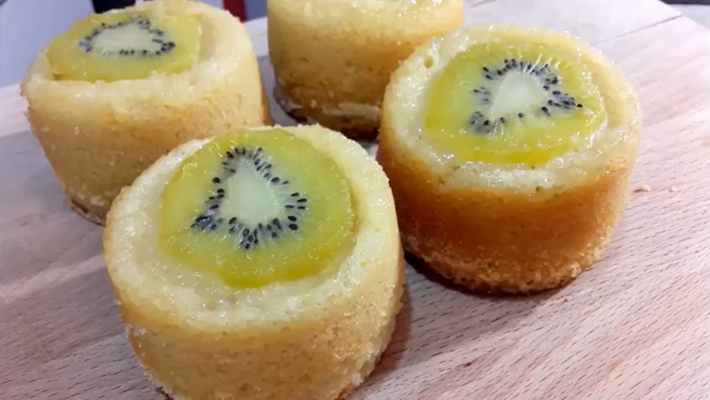 Kiwi Ginger Cheesecake with an Almond Shortbread Crust - Oh Sweet Day! Blog