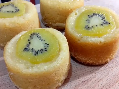 easy-upside-down-kiwi-cake-recipe