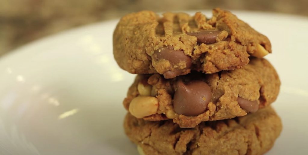 Flourless Peanut and Chocolate Chip Cookies Recipe