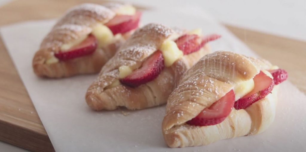 Fruit and Cream Crescent Rolls Recipe