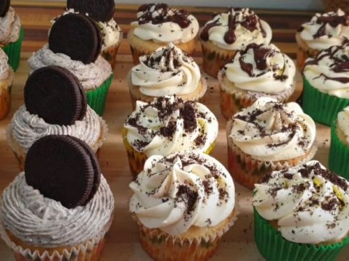 Heavenly Vanilla Cookies and Cream Cupcakes Recipe