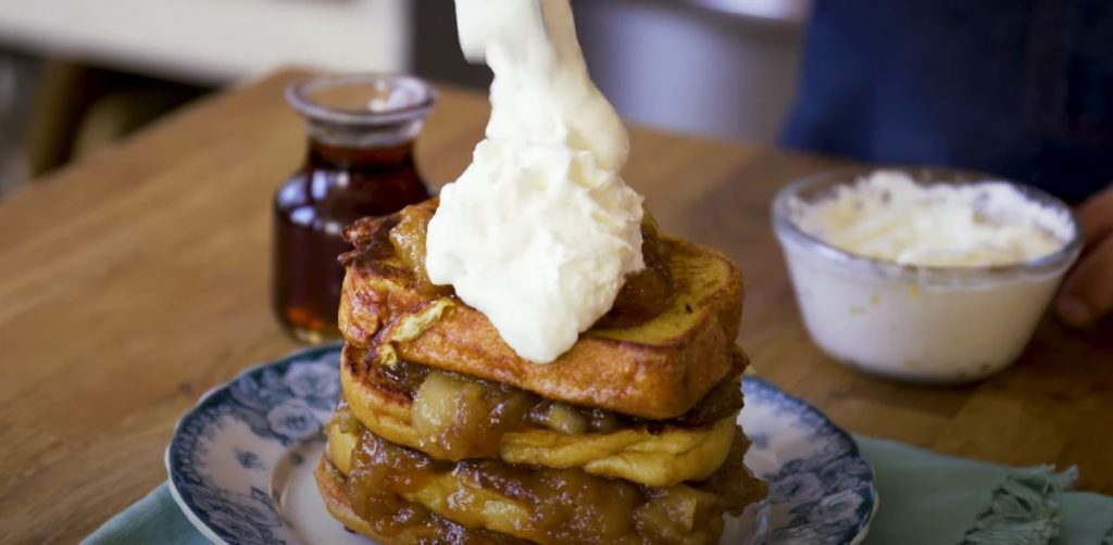 Overnight Apple Pie French Toast Casserole Recipe