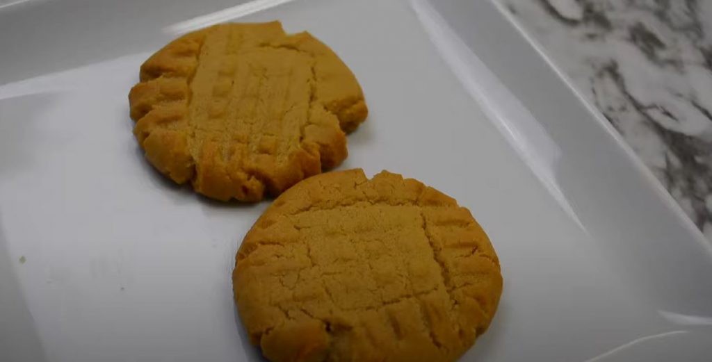 Soft-Baked Peanut Butter Cookies Recipe