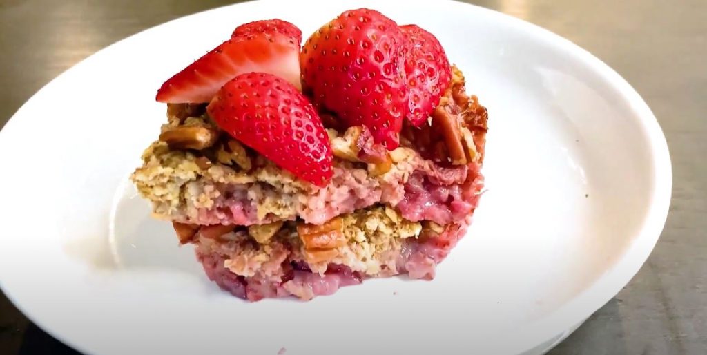 Strawberry Rhubarb Baked Oatmeal Recipe