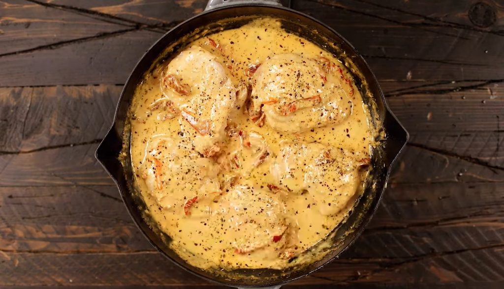 Skillet-Chicken-with-Creamy-Sun-Dried-Tomato-Sauce-Recipe