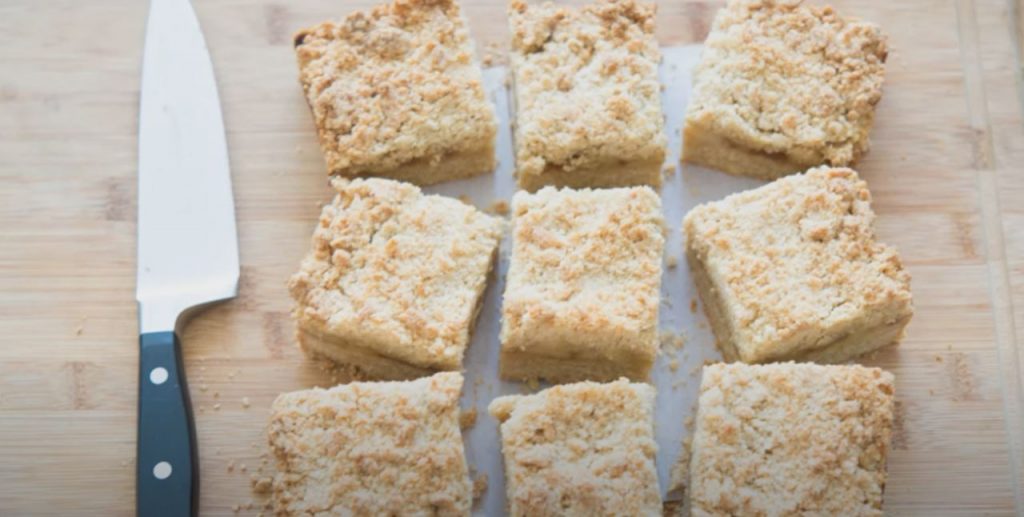 Apple Pie Bars with Crumble Topping Recipe