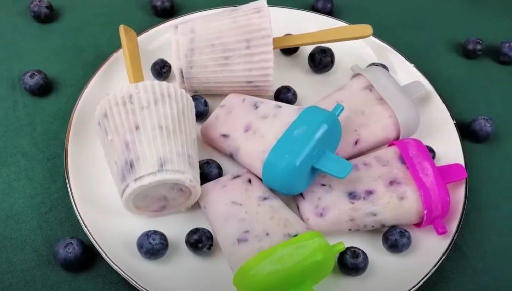 Blueberry and Yogurt Popsicles Recipe