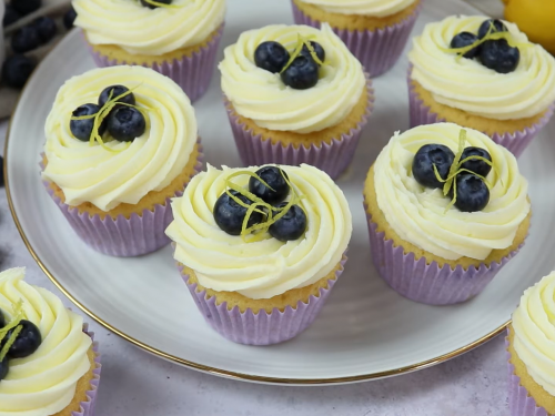 blueberry-cupcakes-with-lemon-buttercream-frosting-and-blueberry-sauce-recipe