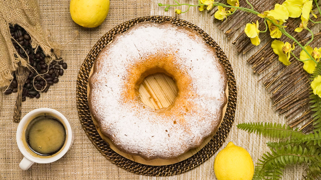 Lemon Bundt Cake - Pies and Tacos