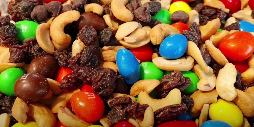 Easy 5-Ingredient Trail Mix Recipe