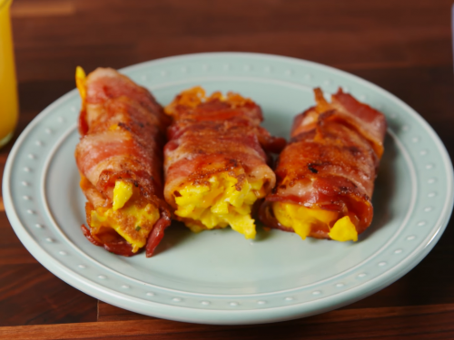 goat-cheese-bacon-ang-scrambled-egg-bunch-wrap-recipe