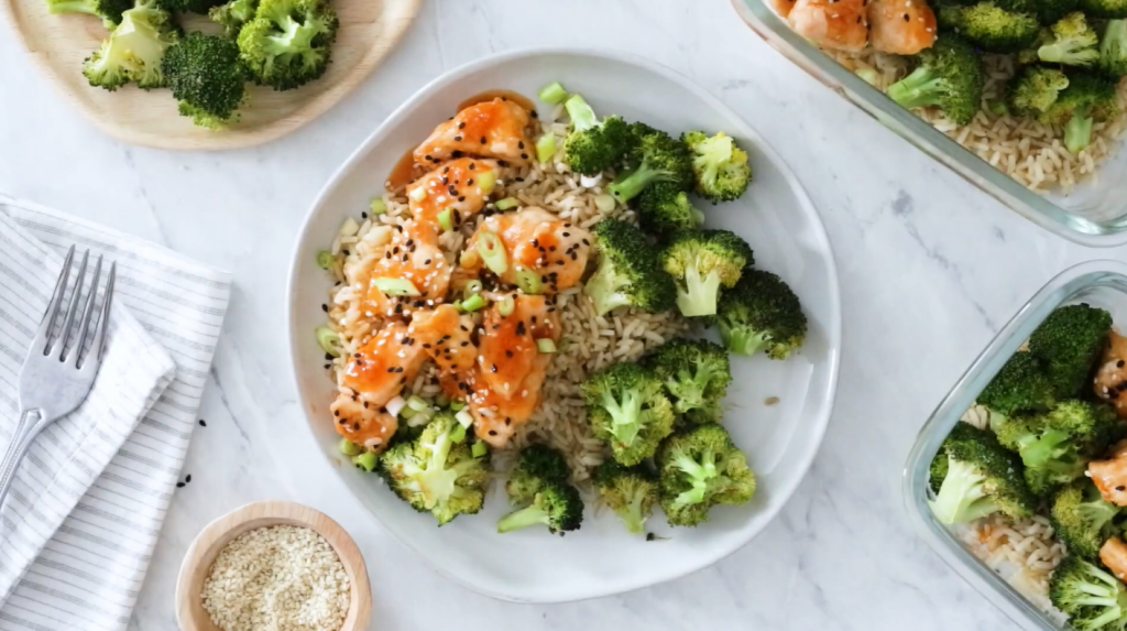 honey-sriracha-chicken-and-broccoli-meal-prep-bowls-recipe