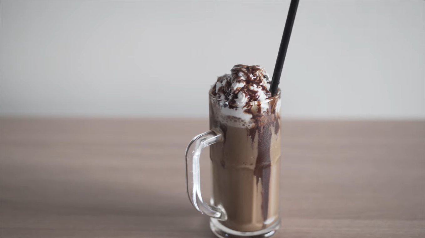 https://recipes.net/wp-content/uploads/2021/02/iced-mocha-frappe-recipe.png