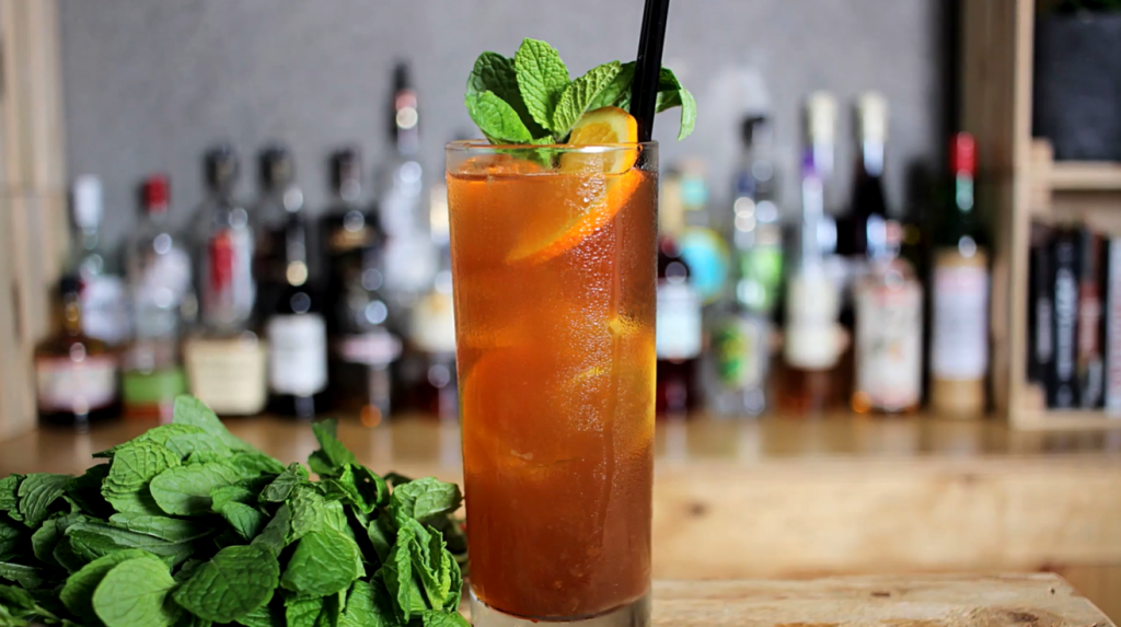 https://recipes.net/wp-content/uploads/2021/02/pimm-s-cup-cocktail-recipe-1024x573.png