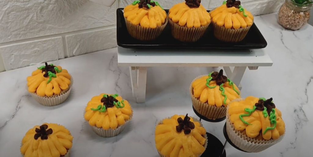 Pumpkin Cupcakes with Frosting Recipe
