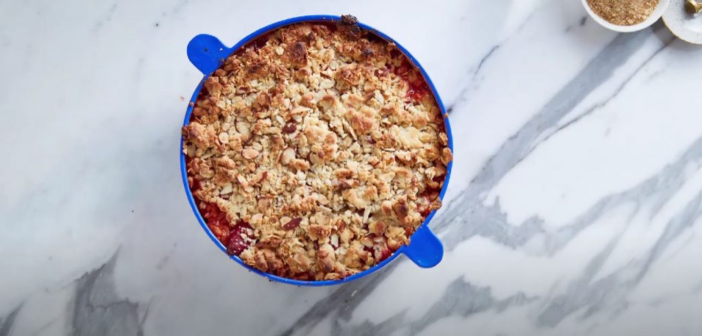 Strawberry Rhubarb Almond Crumble Pie Recipe