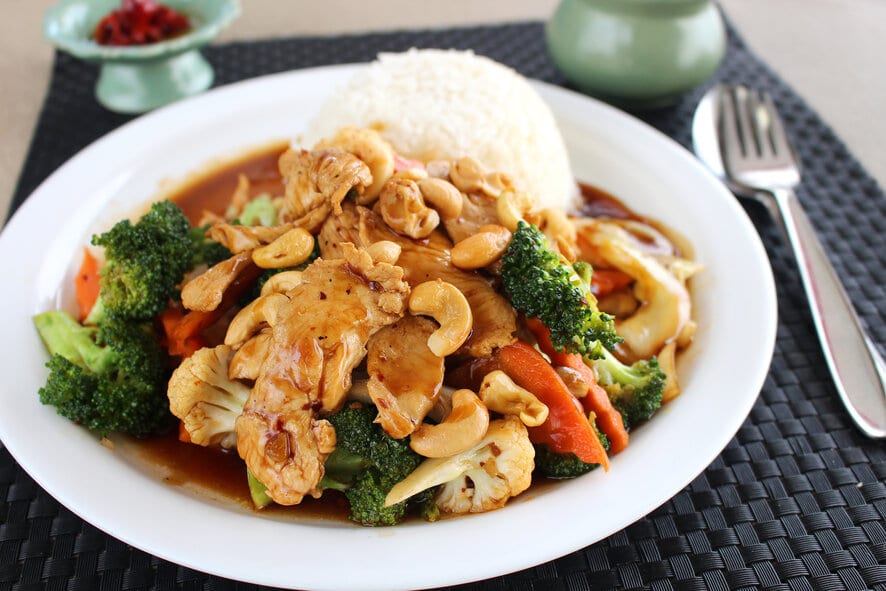 Thai Stir Fry Chicken with Cashew Nuts