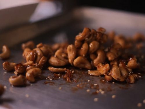 Spicy-Cashew-Crunch-With-Ginger