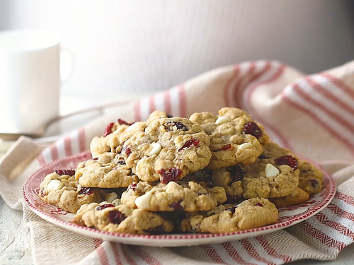 biscoff-white-chocolate-oatmeal-cookies-recipe