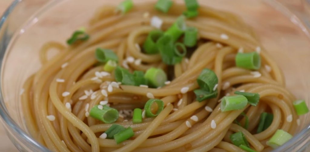 Easy Garlic Sesame Noodles Recipe