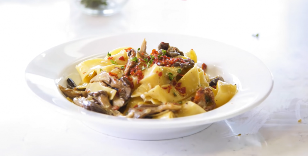 fettuccine-with-turkey-and-brandied-mushrooms-recipe