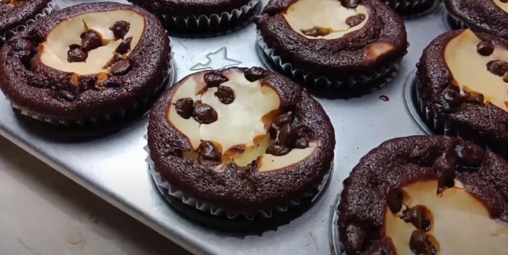Mini Black-Bottom Cheesecakes Recipe