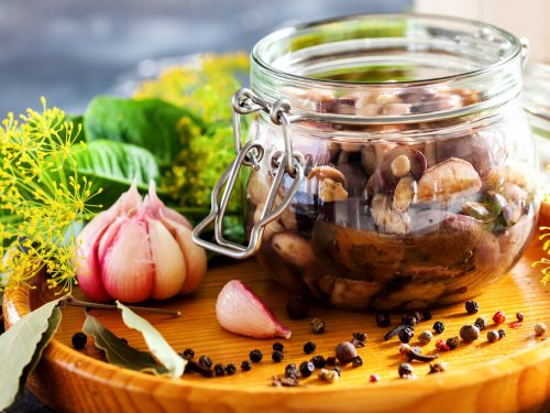 Pickled Mushrooms Recipe, homemade spicy Italian style mushrooms in mason jar
