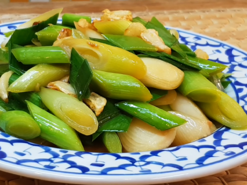 sauteed-leeks-with-chestnuts-recipe