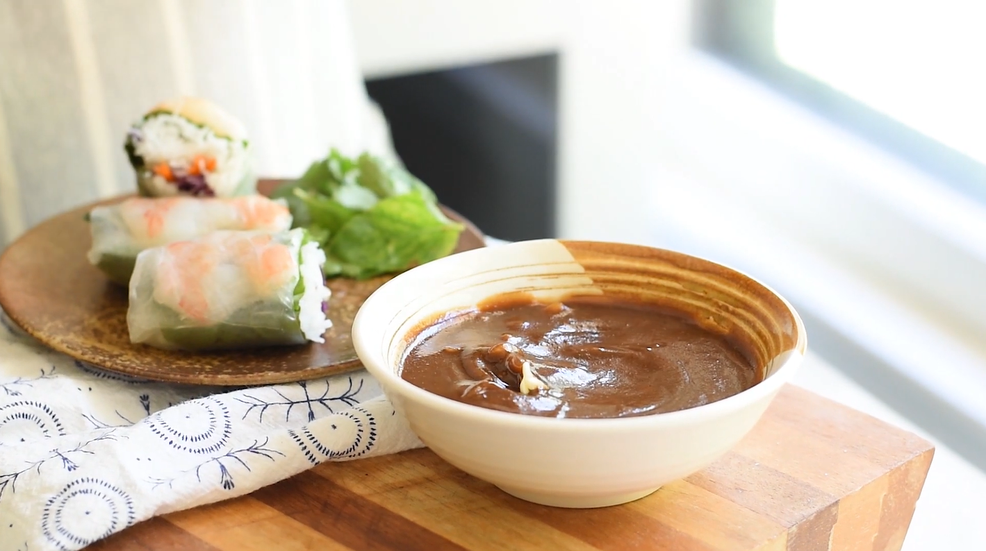 Vietnamese Shrimp Spring Rolls With Peanut Sauce