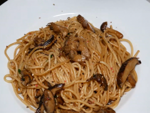 spaghetti-with-shiitakes-parmesan-and-pepper-recipe