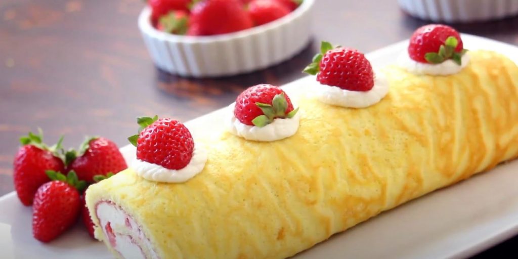 Strawberries 'n' Cream Cake Roll Recipe