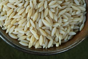 Dried orzo pasta noodles