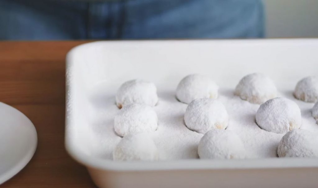 Walnut Snowball Cookies Recipe