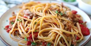 Whole-Grain Spaghetti with Italian Turkey Sausage, Arugula & Balsamic  Tomato Sauce