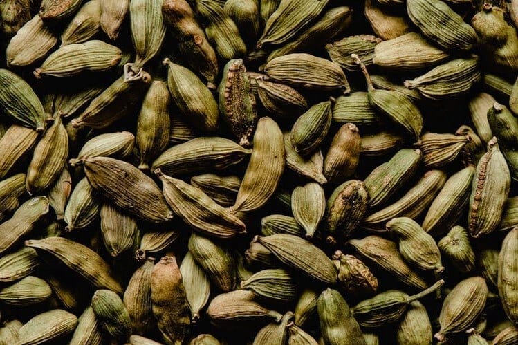 cardamom pods size