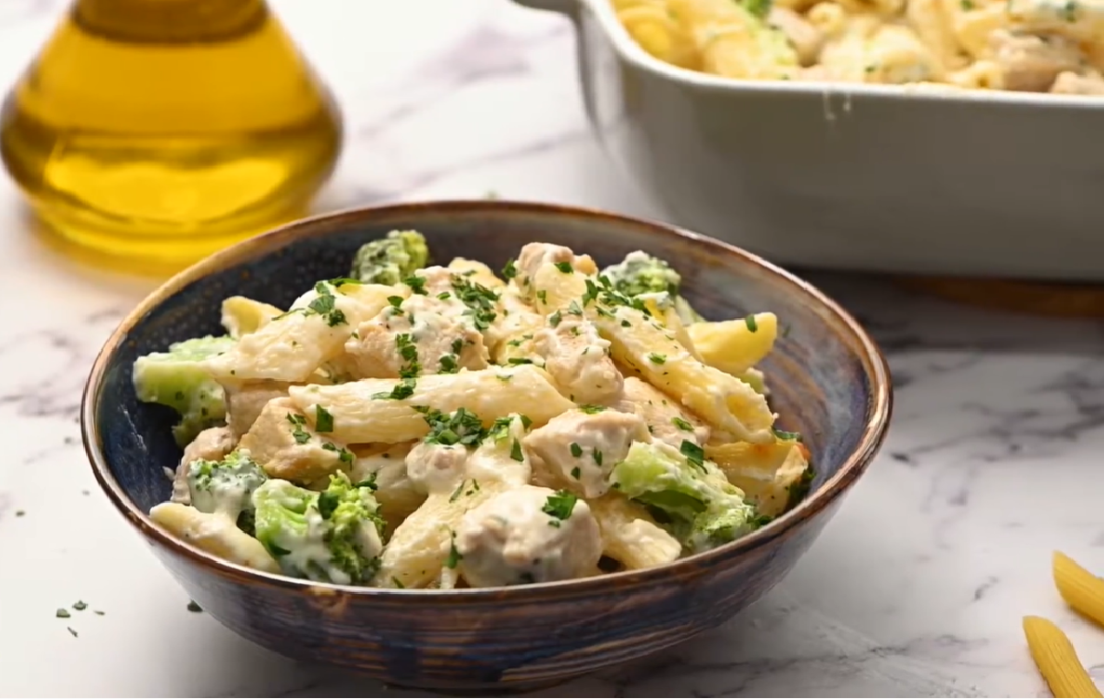 Cheesy Chicken and Broccoli Alfredo Recipe | Recipes.net